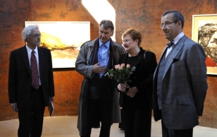 (from lehft) Mr. Pentti Arajärvi, Mr. Jaan Manitski, President Tarja Halonen, and President Toomas Hendrik Ilves.
