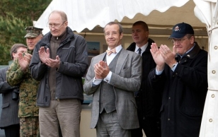 From the right: U.S. Ambassador to Estonia Michael C. Polt, President Ilves, Minister of Defence Mr. Jaak Aaviksoo.