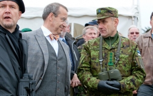 President Ilves and Lieutenant General Ants Laaneots, the Commander-in-Chief of the Estonian Defence Forces.
