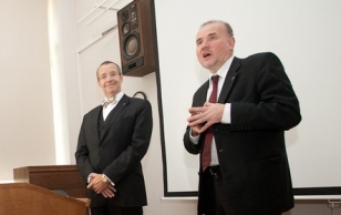 President Ilves andis koolitunni Tallinna Reaalkoolis