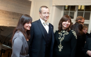 President Ilves ja Evelin Ilves külastasid Stockholmis asuvat Eesti Maja.