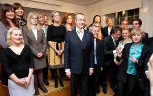 President Ilves külastas Stockholmis asuvat Eesti Maja.