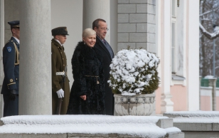 Poola Vabariigi presidendi Bronislaw Komorowski ja Anna Komorowska saabumine Kadriorgu