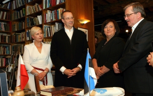 President Toomas Hendrik Ilves ja Evelin Ilves võõrustasid oma kodutalus Ärmal president Bronislaw Komorowskit ja Anna Komorowskat