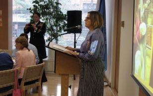 Soome ÜRO esinduse korraldatud koolilõunate üritus. Kokapõlles Soome arenguminister Heidi Hautala
