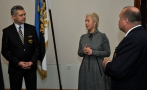 President Toomas Hendrik Ilvesele ja Evelin Ilvesele kingitud suur päts nn uudseleiba