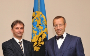 The Ambassador of the Republic of Hungary, Erik Haupt and President Toomas Hendrik Ilves