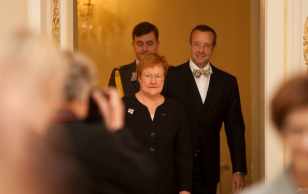 Saabumine Soome presidendi Tarja Haloneni ja president Toomas Hendrik Ilvese ühisele pressikonverentsile