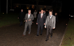 Läti presidendi Andris Bērziņš'i saabumine