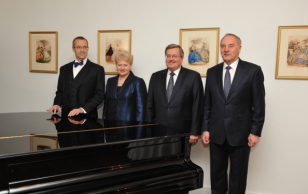 President Toomas Hendrik Ilves, Leedu president Dalia Grybauskaitė, Läti president Andris Bērziņš ja Poola president Bronisław Komorowski