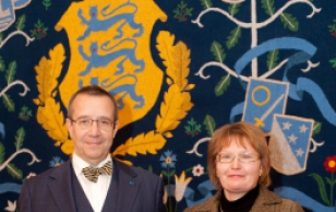 Ametisse nimetatud kohtunik Kersti Kerstna-Vaks ja president Toomas Hendrik Ilves