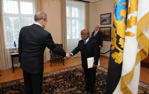 President Toomas Hendrik Ilves ja Angola suursaadik Brito Antonio Sozinho