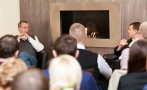 President Toomas Hendrik Ilves vestlemas Kõrgematest Riigikaitsekursusest osavõtjatega