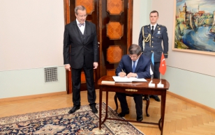 President Toomas Hendrik Ilves ja Türgi välisminister Ahmet Davutoğlu