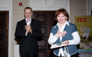 President Toomas Hendrik Ilves ja Junior Achievement'i Aastate õpetaja Niina Sidorenko
