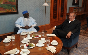 Nigeeria Liitvabariigi suursaadik Frank Ngozi Isoh ja president Toomas Hendrik Ilves