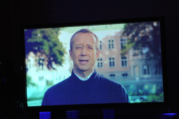 President Toomas  Hendrik Ilvese videotervitus Eesti aasta ettevõtlusauhindade galal