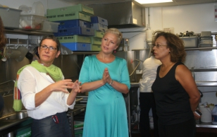 Evelin Ilves tutvus Washingtonis multikultuursele ja mitmekeelsele haridusele keskenduva CentroNia keskusega