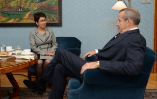Colombia Vabariigi suursaadik Victoria González-Ariza ja president Toomas Hendrik Ilves