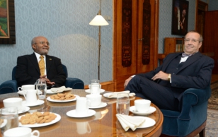 Etioopia Demokraatliku Liitvabariigi suursaadik Kassu Yilala ja president Toomas Hendrik Ilves