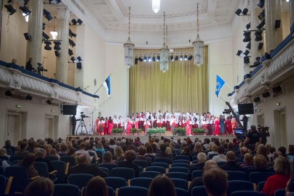 Eesti Naislaulu Seltsi korraldatud isadepäeva kontsertaktus Estonia kontserdisaalis