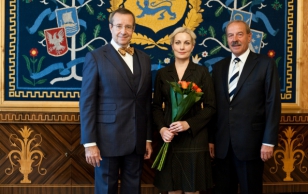 President Toomas Hendrik Ilves, ametisse nimetatud teise astme kohtunik Tiina Pappel ja Riigikohtu esimees Märt Rask