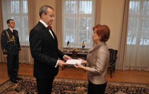 President Toomas Hendrik Ilves ja Bosnia ja Hertsegoviina suursaadik Jadranka Kalmeta