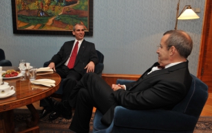 Kuuba Vabariigi suursaadik Enrique Orta González ja president Toomas Hendrik Ilves