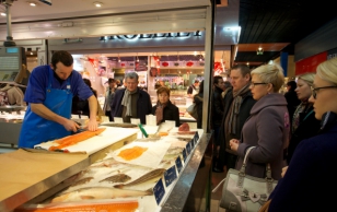 Evelin Ilves tutvus Paul Bocuse'i nimelise turuga, kust ka Bocuse d'Ori finalistid enne võistlust omale toorainet ostsid.
