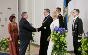 Vabariigi Presidendi reaalteaduste eripreemia laureaat Elmu Mägi ja proua Siiri Mägi
