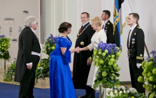 Meremuuseumi juht Urmas Dresen ja proua Katrin Savomägi