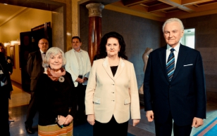 Eesti tunnustatud akvarellist Valli Lember-Bogatkina, proua Ingrid Rüütel ja president Arnold Rüütel