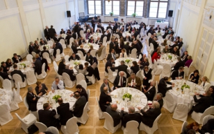 Lennart Meri rahvusvaheline konverentsi sissejuhatuseks toimus konverentsi patrooni, president Toomas Hendrik Ilvese Mustpeade majas antud õhtusöök.