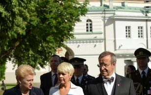 Ametlik vastuvõtutseremoonia. Leedu president Dalia Grybauskaitė, Evelin Ilves ja president Toomas Hendrik Ilves