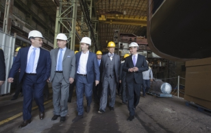 President Toomas Hendrik Ilves külastas koos ametliku ja äridelegatsiooniga Klaipedas Eesti kapitalil põhineva BLRT Grupi laevaehitustehast Baltija (Baltija Shipbuilding Yard) ja laevaremonditehast Vakaru Laivu Gamykla (Western Shipyard)