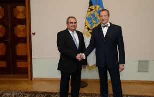 Kreeka Vabariigi suursaadik Constantine Catsambis ja president Toomas Hendrik Ilves