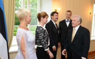 Pidulik õhtusöök Ungari Vabariigi presidendi János Áderi ja proua Anita Herczeghi auks Sausti mõisas