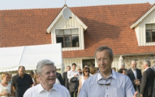 President Toomas Hendrik Ilves tervitas oma kodus Ärma talus Saksamaa presidenti Joachim Gaucki