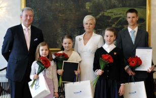 Noore sportlase preemia laureaadid 2011: iluuisutajatest õed Nanette ja Naomi Andersson, ujuja Elisabeth Egel ja purjetaja Sten Christian Taal