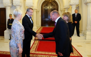 Rumeenia presidendi Traian Băsescu ja Maria Băsescu riigiõhtusöök Vabariigi Presidendi ja Evelin Ilvese auks Cotroceni palees