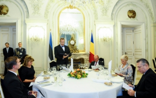 Rumeenia presidendi Traian Băsescu ja Maria Băsescu riigiõhtusöök Vabariigi Presidendi ja Evelin Ilvese auks Cotroceni palees