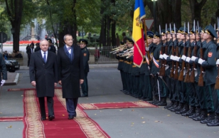 Tervitustseremoonia. Moldova president Nicolae Timofti ja president Toomas Hendrik Ilves