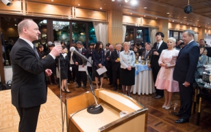 Eesti suursaadik Jaapanis Toivo Tasa korraldas Tokyos vastuvõtu president Toomas Hendrik Ilvese ja Evelin Ilvese saabumise puhul. President Ilves andis vastuvõtul üle riikliku teenetemärgi EASi välisesindajale Tokyos Kosaku Yamaguchi'le.