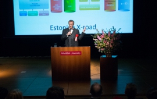 President Toomas Hendrik Ilves esines loenguga Waseda Ülikoolis