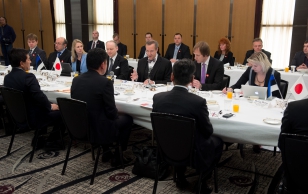 President Toomas Hendrik Ilves kohtus Jaapani Uue Majanduse Kojas innovatiivsete ettevõtjatega