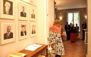 Anu Raua tekstiilinäituse avamine Eesti saatkonnas Helsingis