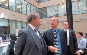 President Ilves külastas Prahas Raadio Vaba Euroopa peahoonet