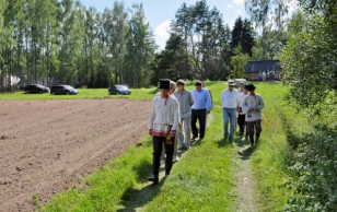 Koplioru talus, Härma külas kohtus president Ilves setodega.