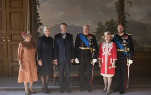 Ametlik foto koos kuningliku perekonnaga