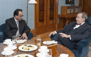 Pakistani Islamivabariigi suursaadik Khalid Hussain Memon ja president Toomas Hendrik Ilves